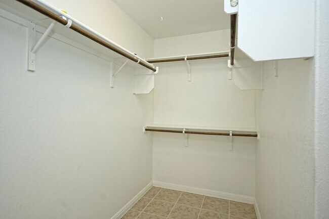 Building Photo - 213 Paint Creek Ln