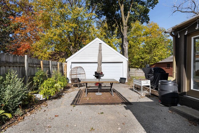 Building Photo - Updated Home in Grand Rapids