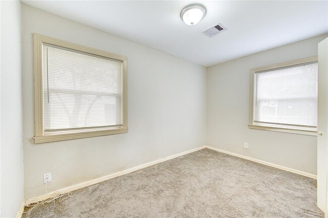 Building Photo - 2726 Stallings Dr