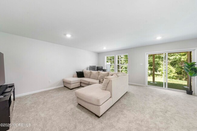 Building Photo - 64 Wembley Wy