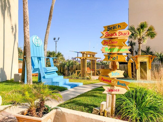 Building Photo - 8817 S Thomas Dr