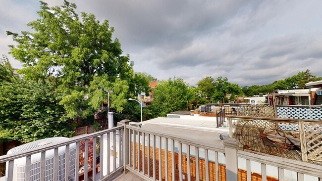 Building Photo - 1834 Ingleside Terrace NW