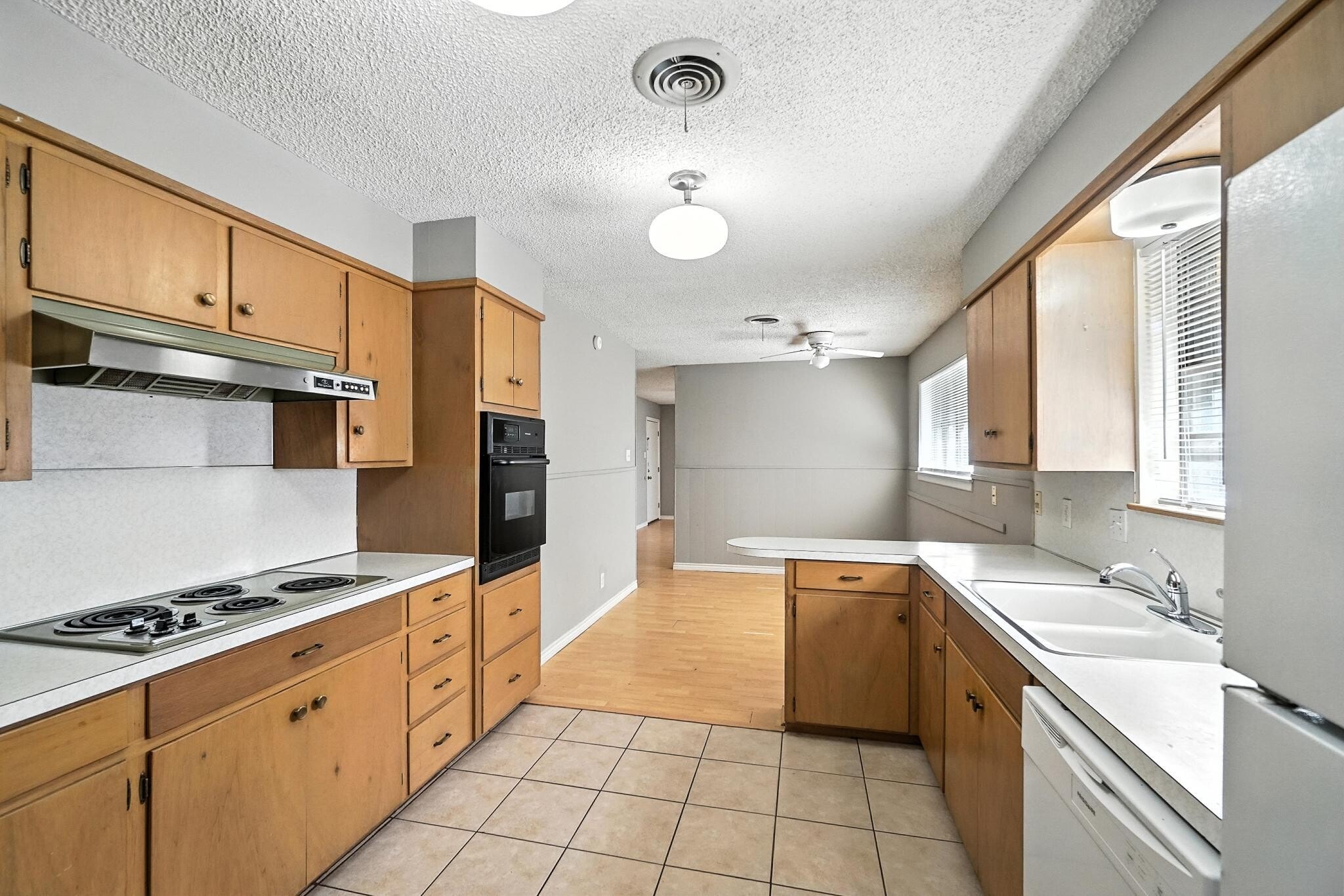 Building Photo - 3347 S 27th St