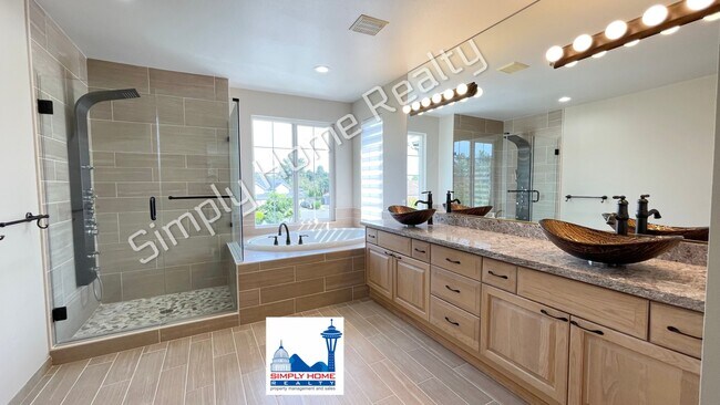 Building Photo - Step Inside this beautiful Home in Tacoma!