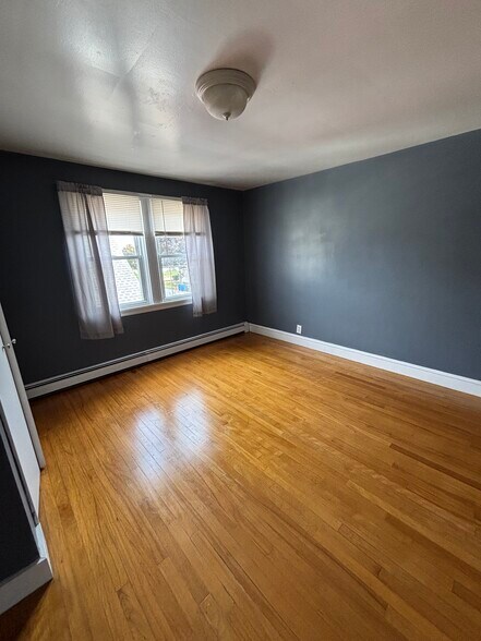 Building Photo - 13 Stayton St