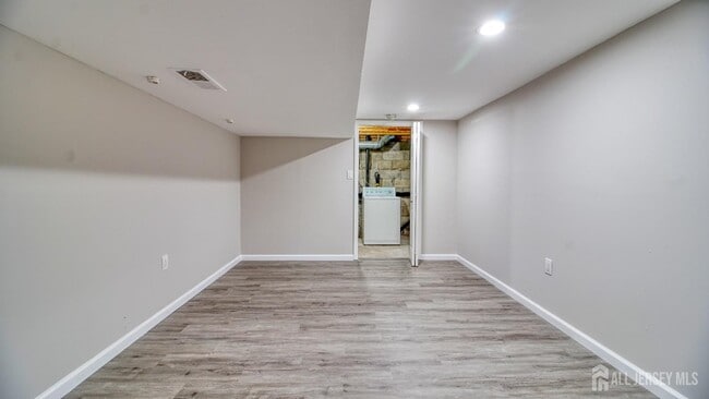 Building Photo - 149 Keswick Dr