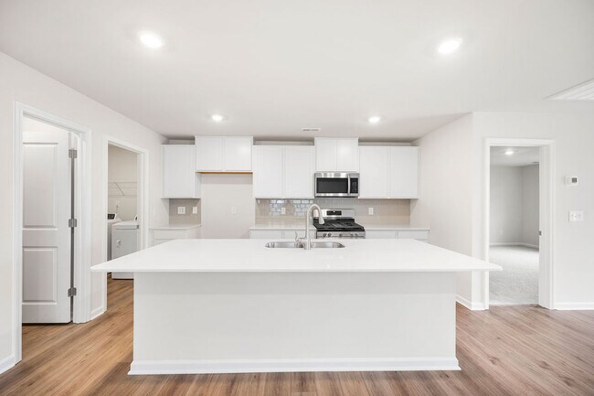 Building Photo - 115 Broadtree Cir