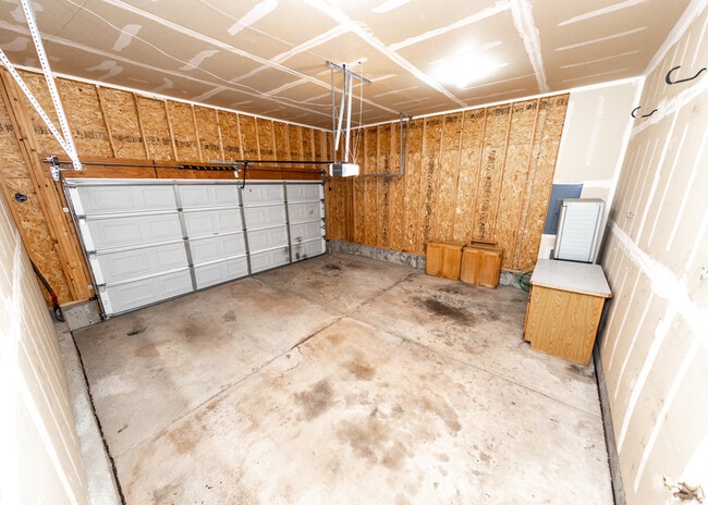 Building Photo - 5607 University Village View