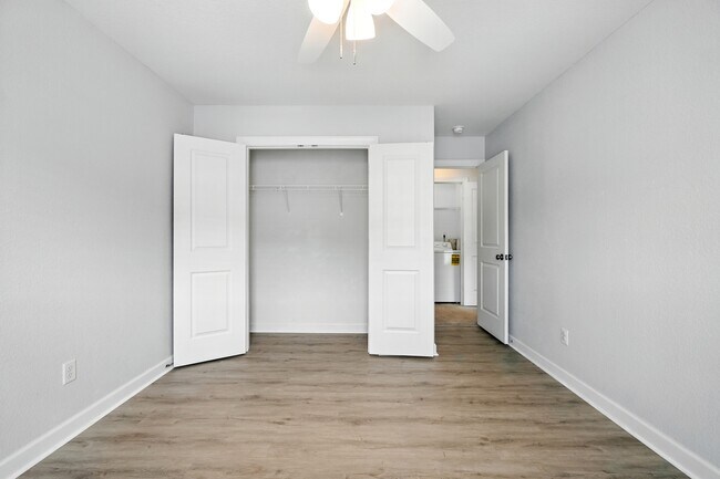 Building Photo - 5440 Safe Harbour Way