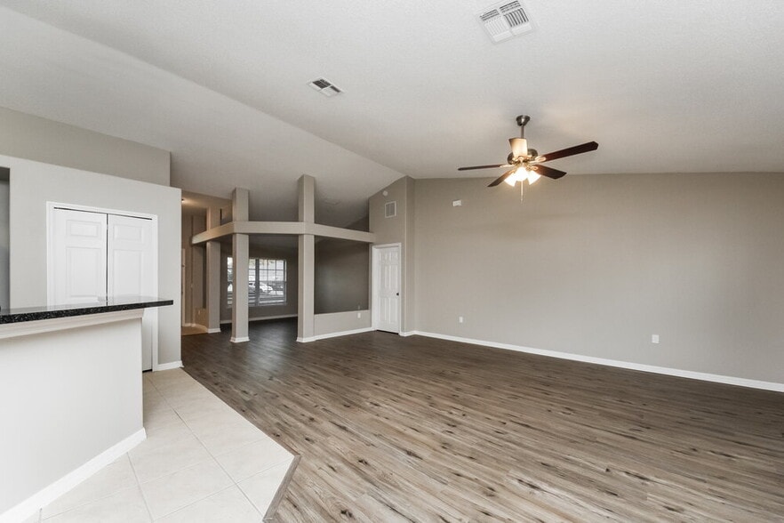 Building Photo - 859 Jarnac Dr