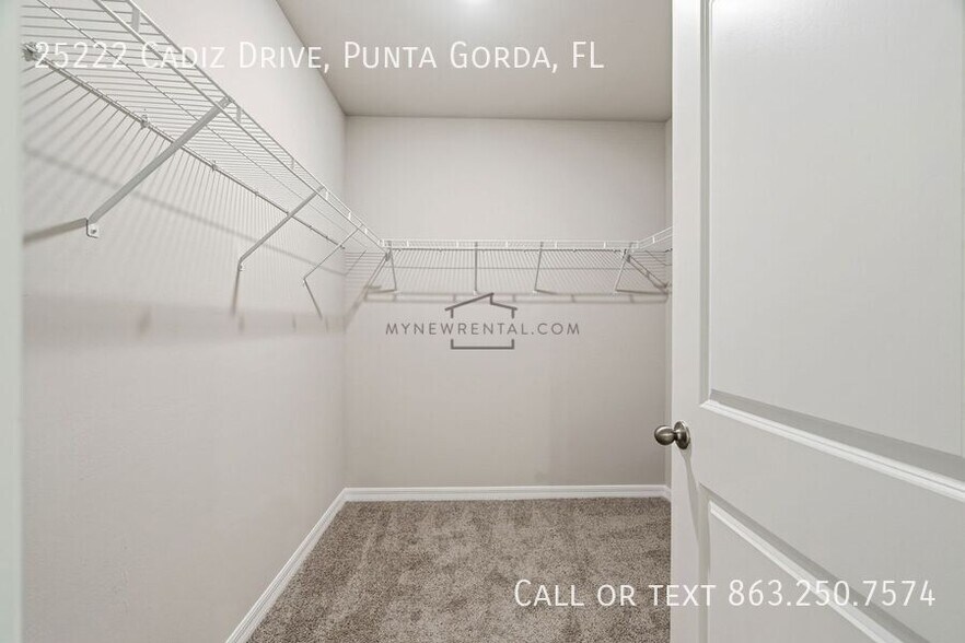 Building Photo - 25222 Cadiz Dr