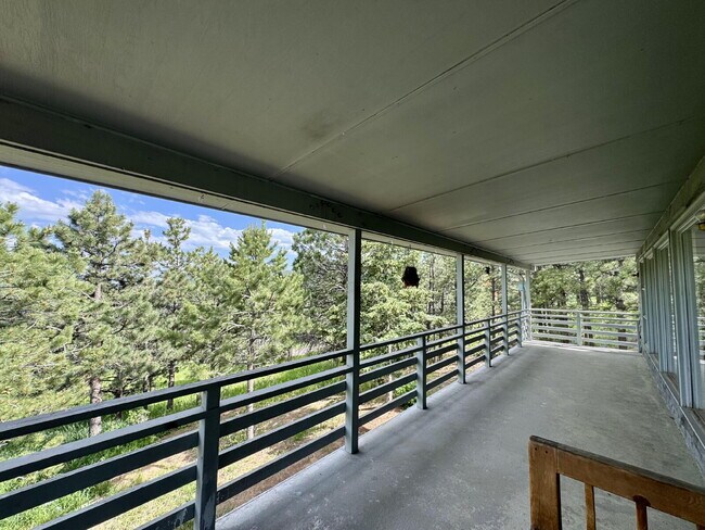 Building Photo - 11922 Hillcrest Rd