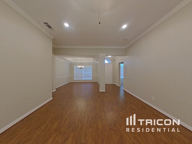 Building Photo - 3804 Cross Country Trail