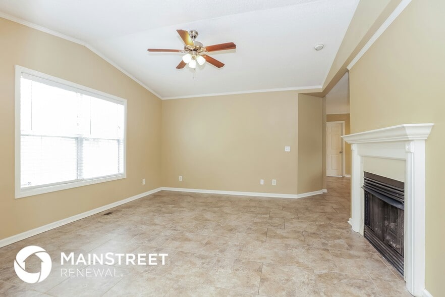 Building Photo - 701 Comanche Ct