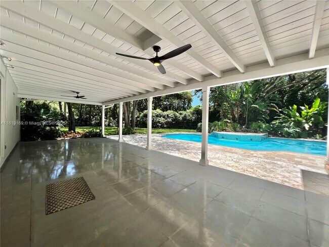 Building Photo - 6150 SW 92nd St