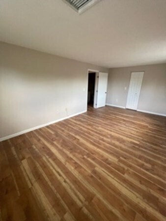 Building Photo - 10 Longworth Ave