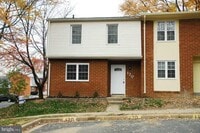 Building Photo - 120 Oak Dr