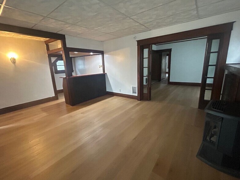 Building Photo - 528 Ontario St