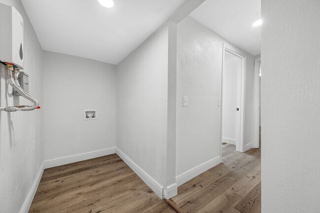 Building Photo - Fully Renovated 3-Bedroom, 2-Bathroom Home...
