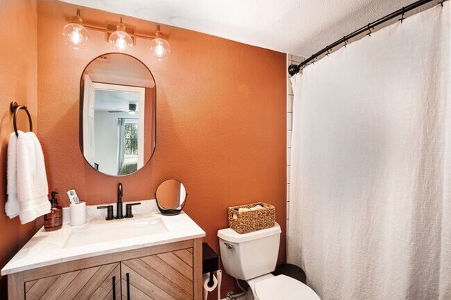 Building Photo - 5306 Santa Rosa Ct