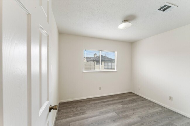 Building Photo - 6422 Chatham Island Ln