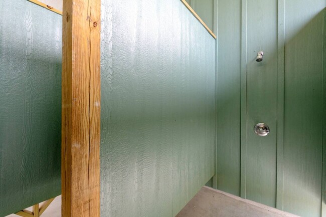 Building Photo - 943 Gulf Shores Dr