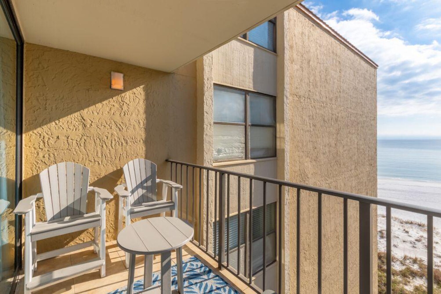 Building Photo - 511 E Beach Blvd