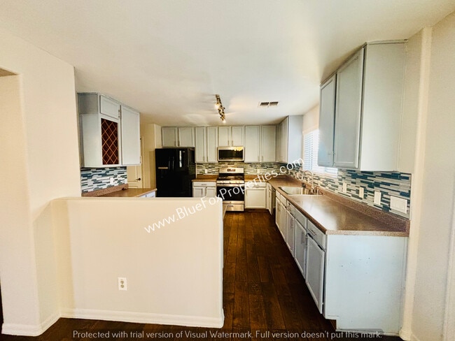 Building Photo - 5858 E Sanderling Dr