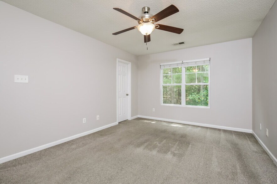 Building Photo - 70 Brookhaven Dr
