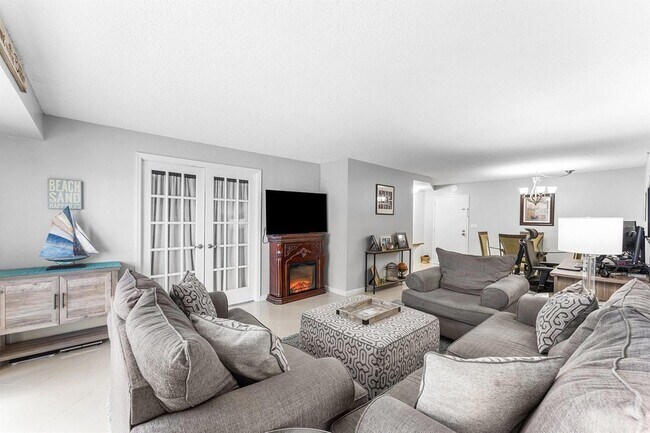 Building Photo - 3215 S Ocean Blvd