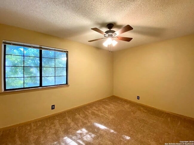 Building Photo - 8911 Shady Leaf