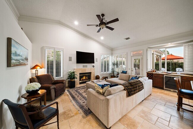 Building Photo - 370 Cypress Point Dr