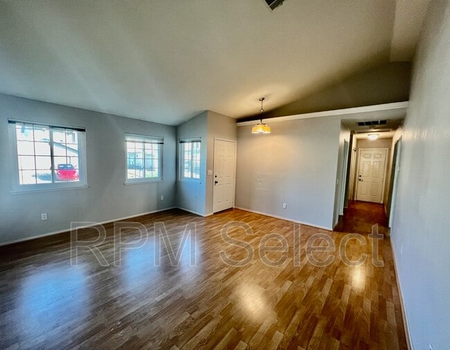 Building Photo - 1180 Camellia Ln