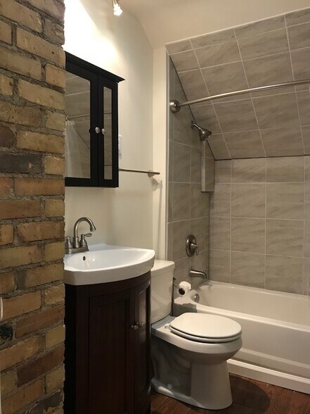 Remodeled bathroom - 230 9th Ave N