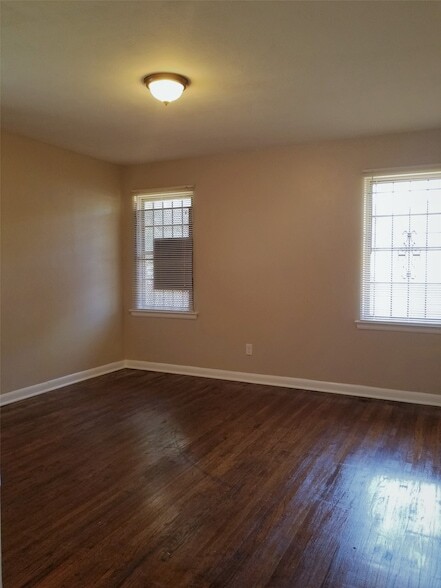 Building Photo - 4942 Rockport Dr