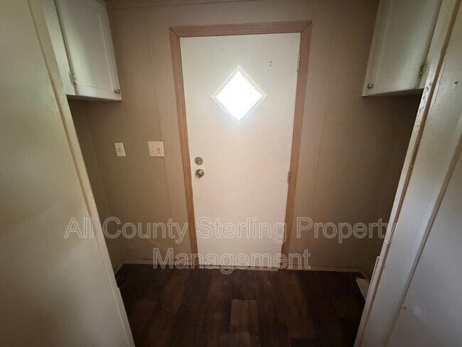 Building Photo - 109 SW Socket Glen