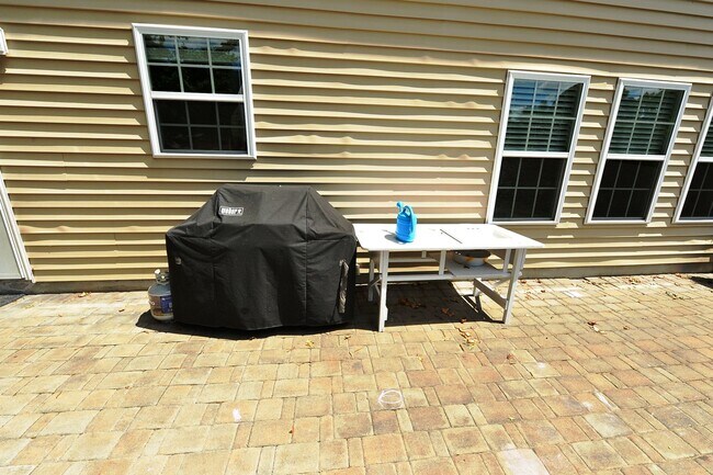 Building Photo - Just a few miles from NOB Navy Base and Ba...