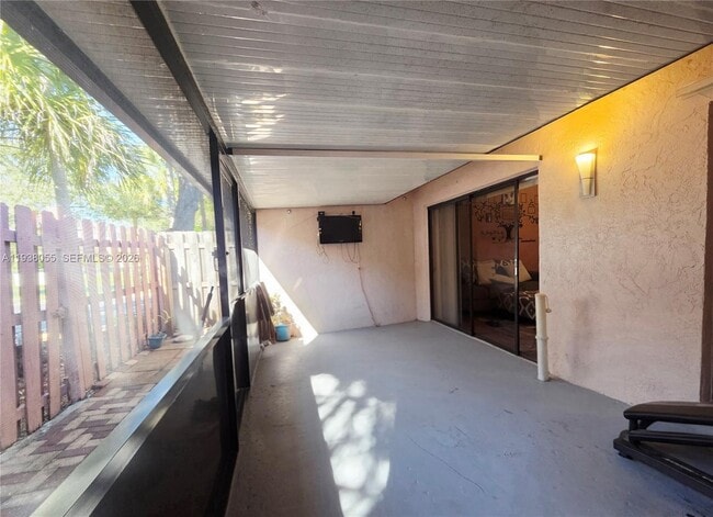 Building Photo - 8500 NW 31st Ct