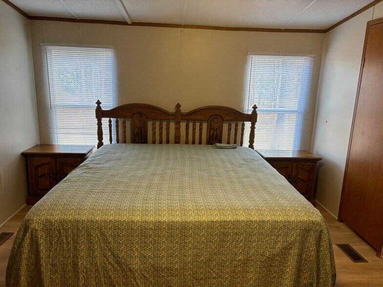 Building Photo - 61 Duckbill Rd