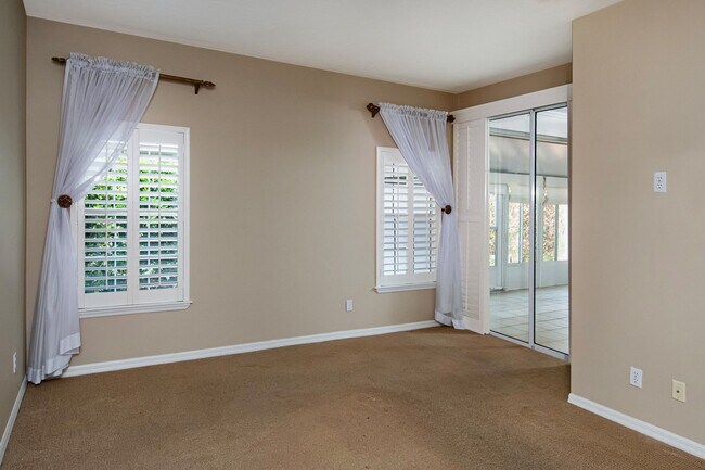 Building Photo - 710 Timber Ridge Trail SW