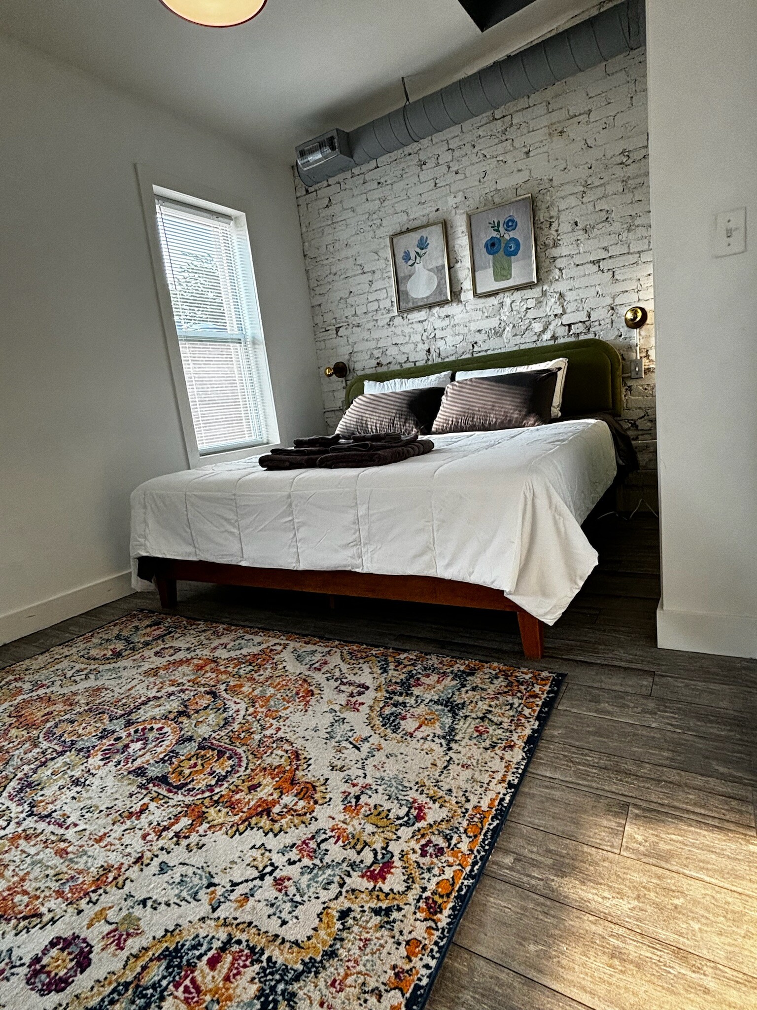 Building Photo - 1107 6th St NE