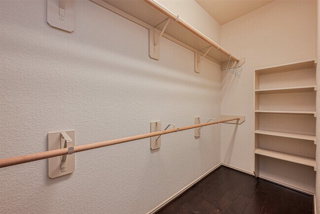 Building Photo - 1810 Emerson Ridge Dr