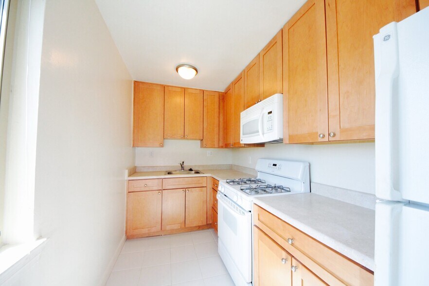 Building Photo - 1311 Madison St NW