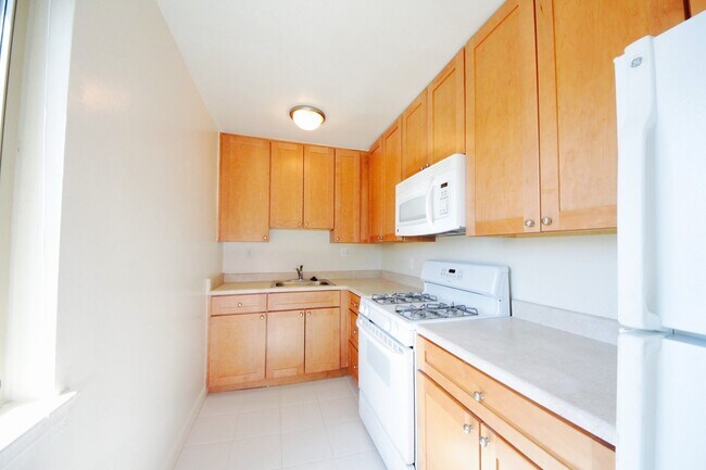 Primary Photo - 1311 Madison St NW