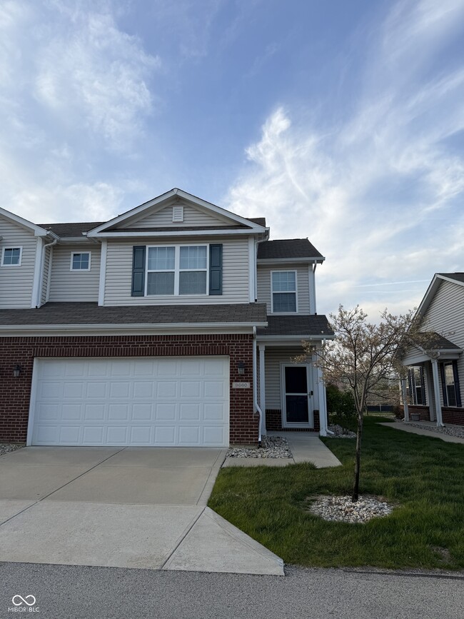 Building Photo - 9660 Angelica Dr