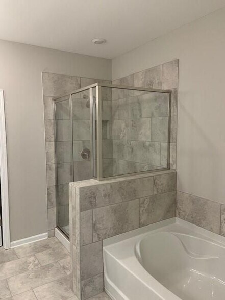 Building Photo - 3925 Redwood Dr