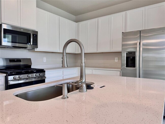 Building Photo - 3753 Isle Royal Place