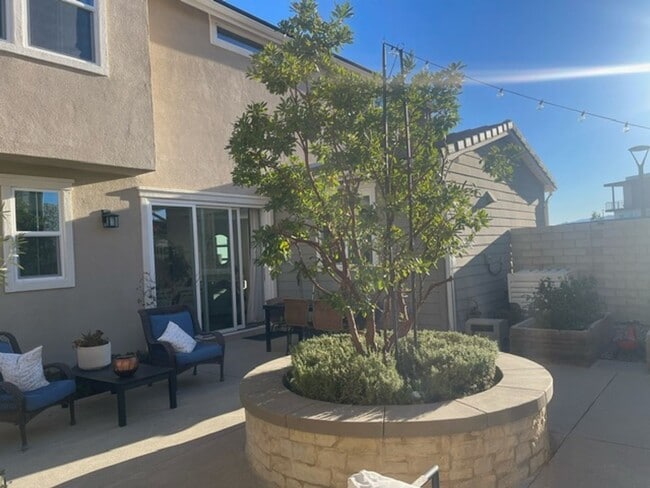 Building Photo - Newer 4BR Valencia Home in Solaire | Pool Community | Prime Location