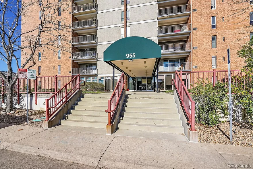 Building Photo - 955 Eudora St