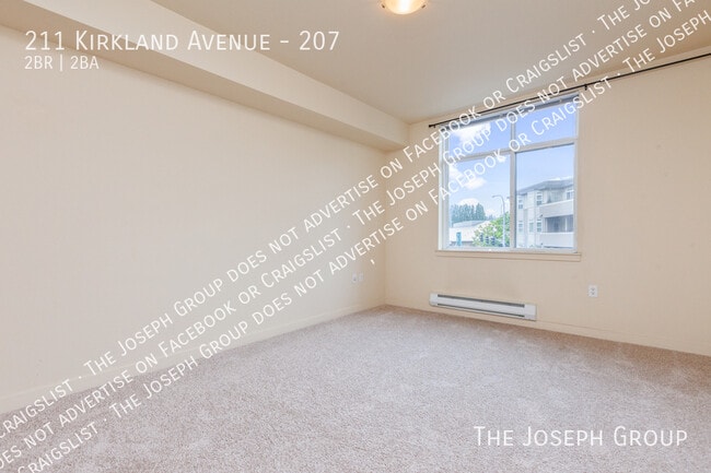 Building Photo - 211 Kirkland Ave